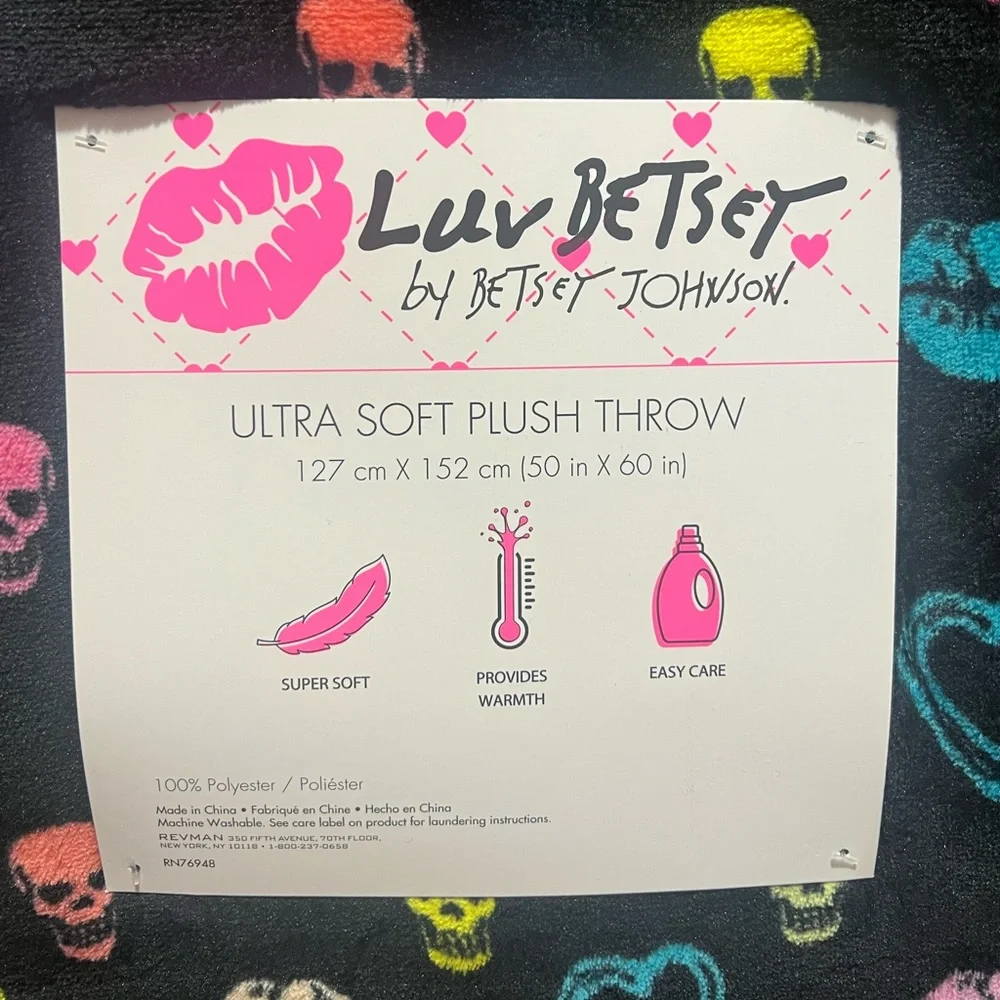 Betsey Johnson skull blanket
